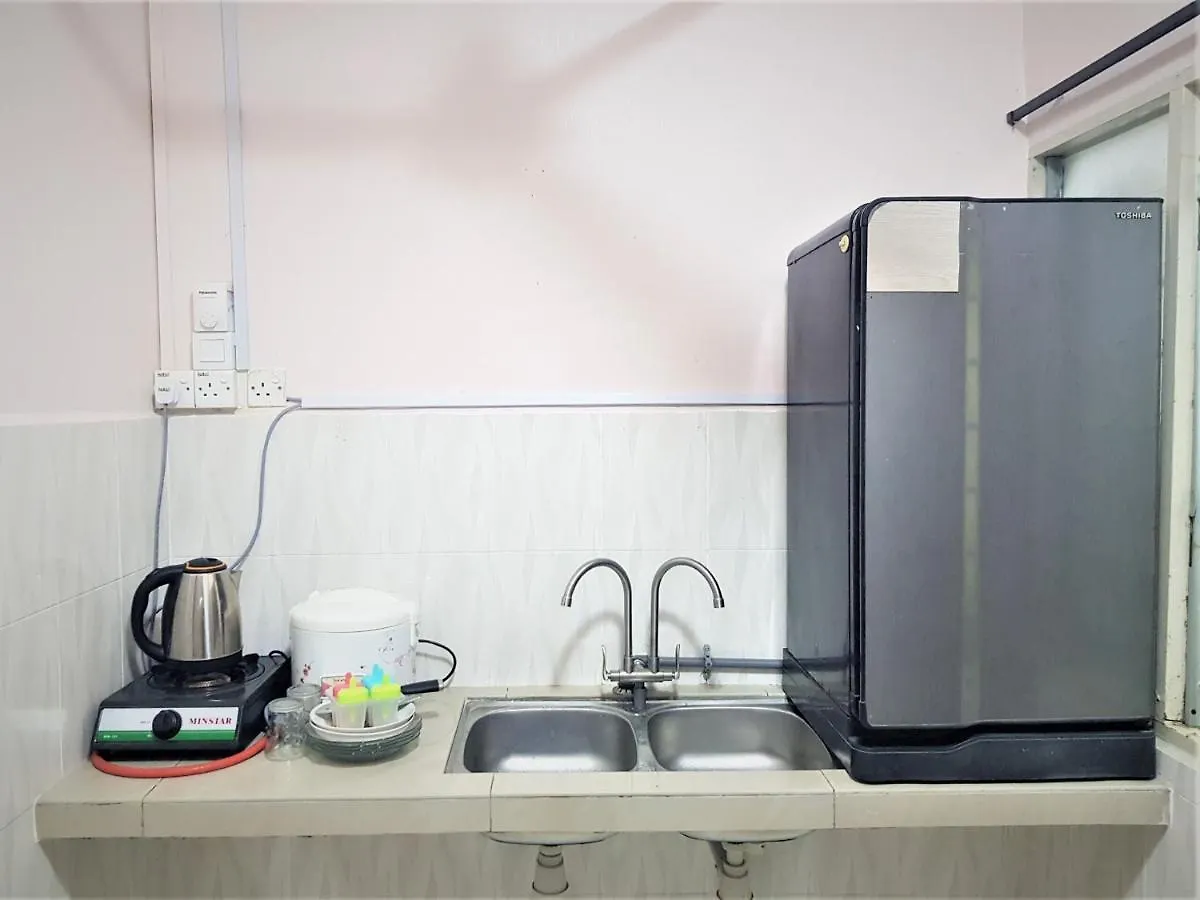 Oyo Home 90250 Sutera Wangi 3Bhk Apartment Ayer Keroh 2*,